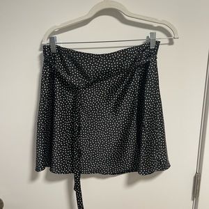 abercrombie black and white polka dot skirt
